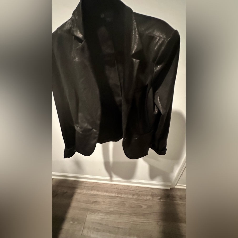Trendy shimmering black women’s jacket